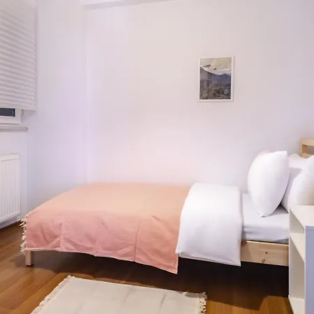 Centrally Located Sleek And Modern Flat In Sisli